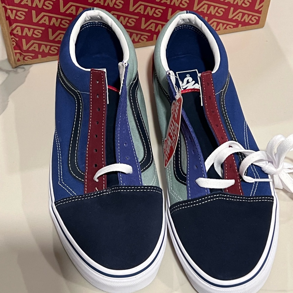 Never been worn Vans Old Skool men’s size 11.5